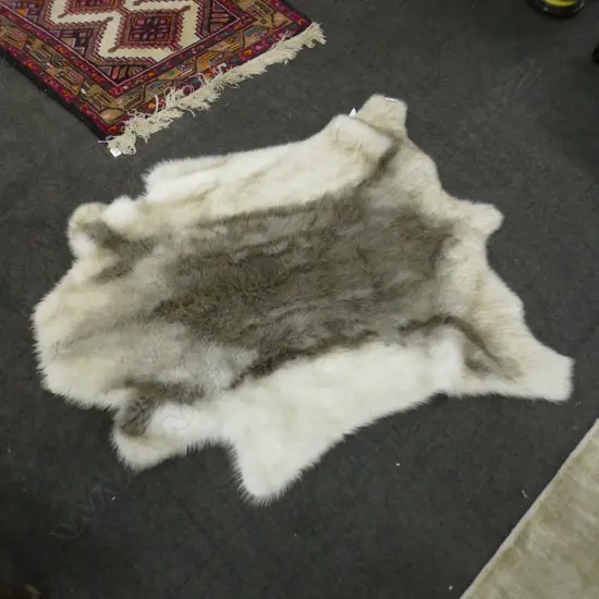 FAUX REINDEER RUG 1350x1110mm