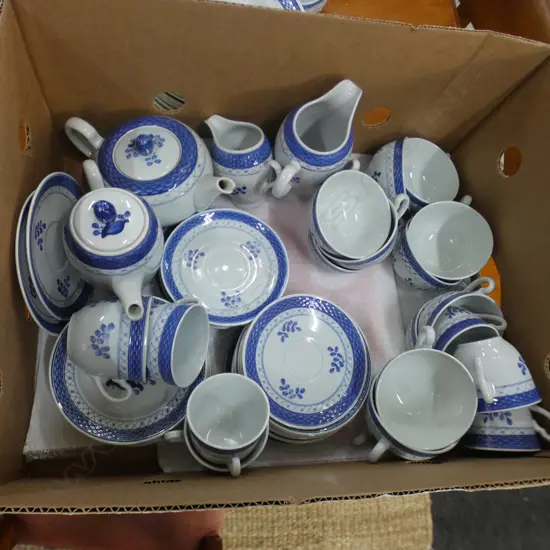 BOX ROYAL COPENHAGEN 'TRANQUEBAR PT TEA SET INCL TEA & COFFEE POTS,2 SIZE CUPS