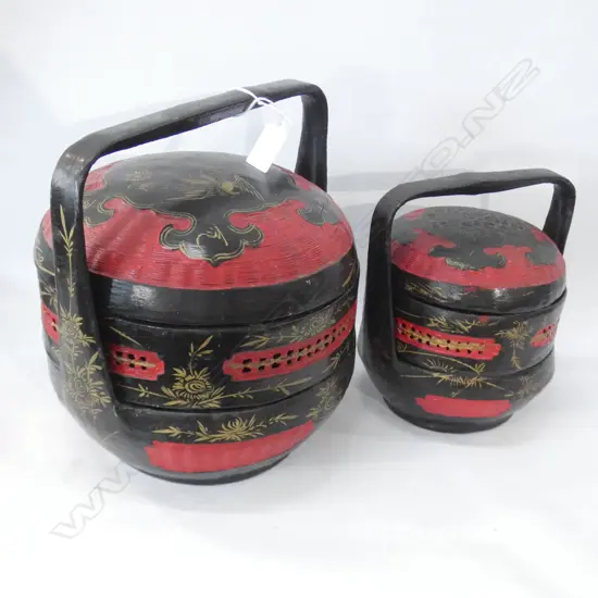 2 CHINESE STORAGE CONTAINERS H.230mm + ASST. BUTTONS (INSIDE)