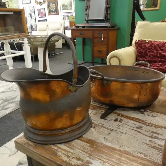 LG COPPER 2 HANDLED POT (DIA 400MM) & COPPER  COAL SCUTTLE (L 315MM) 