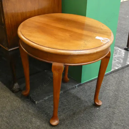 QUEEN ANNE STYLE SIDE TABLE 510mm dia
