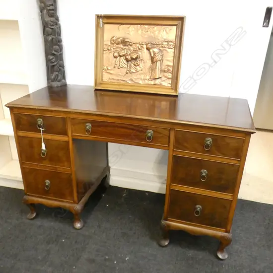 REPRODUCTION TWIN PEDESTAL DESK, 7 DRAWERS, CABRIOLE LEGS, W. 1220mm