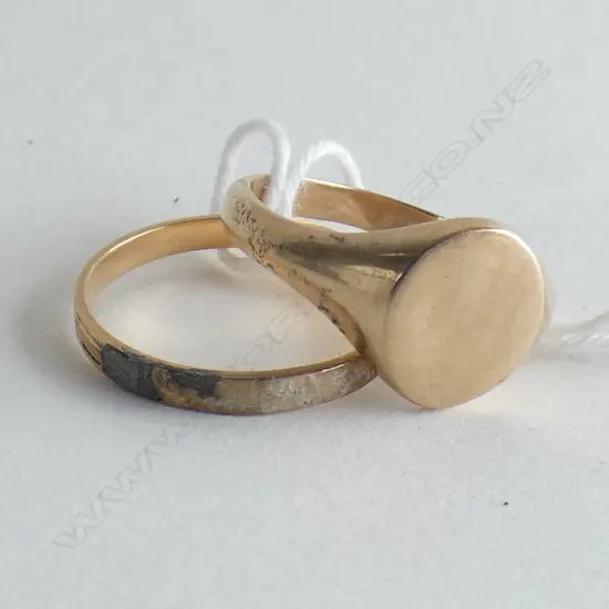 2 x 9CT RINGS 1.af  4.3gms