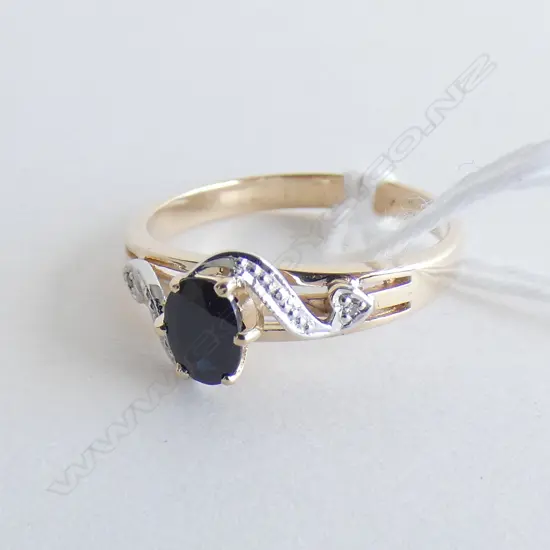 9CT GOLD RING BLACK SAPPHIRE & DIAMOND RING SIZE N