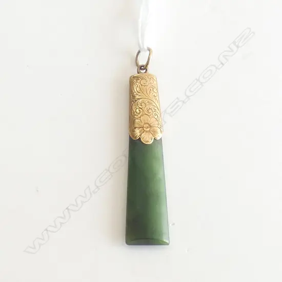 (20406)ANTIQUE  9CT GOLD & POUNAMU PENDANT