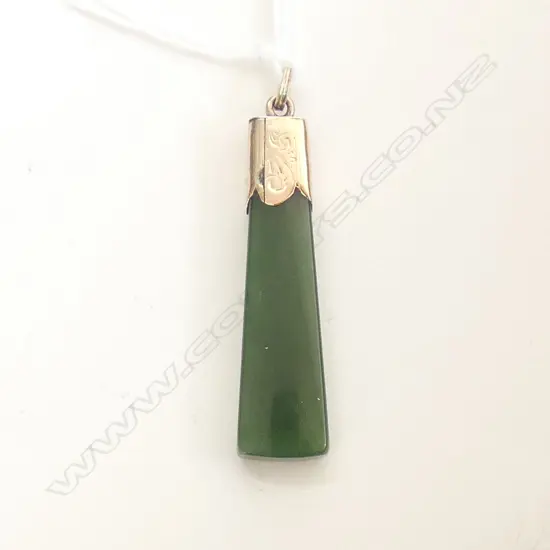 (0019) 9CT & POUNAMU C1900 PENDANT TAPERED