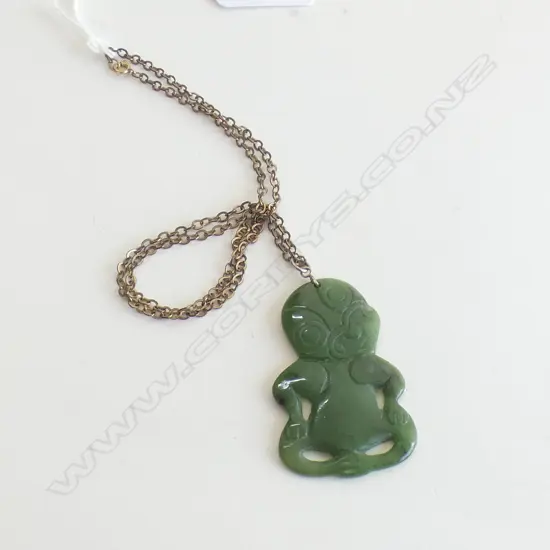 (17806) MAORI POUNAMU HEI TIKI GOLD PLATED CHAIN