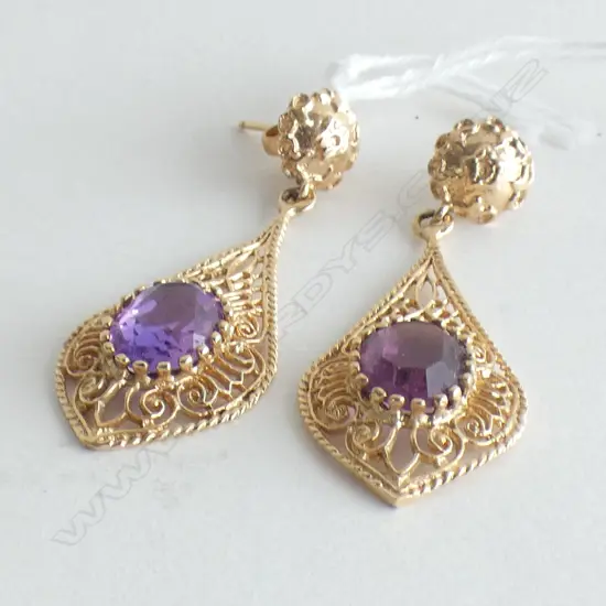 PAIR 14CT AND AMETHYST DROP EARRINGS 5.35gm