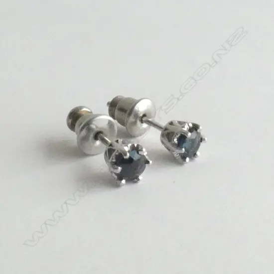 W.G. SAPPHIRE STUD EARRINGS