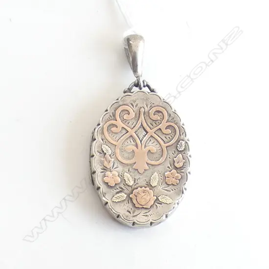 (20406) LATE VICT. SILVER OVAL LOCKET GOLD OVERLAY