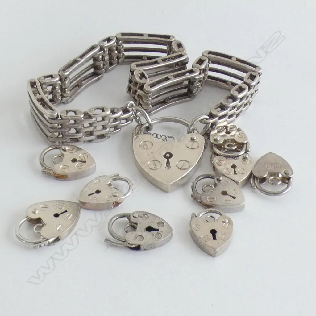 9x 925 SILVER HEART CLASPS + BRACELET 32.9 GRAMS Image 1++