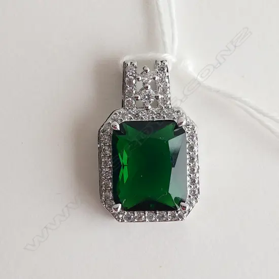FAUX EMERALD AND DIAMOND PENDANT 