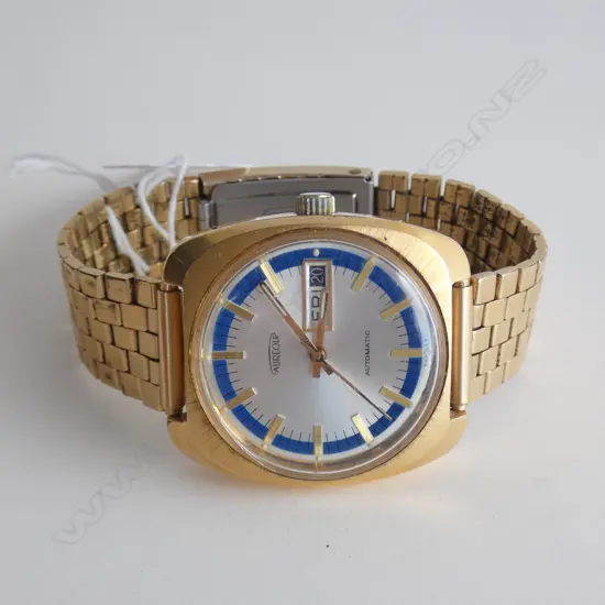 VINTAGE GP AUREOLE GENTS AUTOMATIC WATCH, CASED & RUNNING