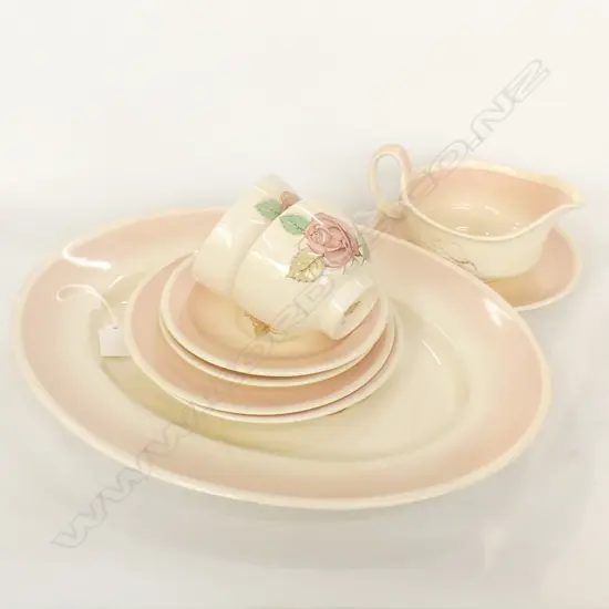 SUSIE COOPER ASHET, JUG & 2 TRIOS