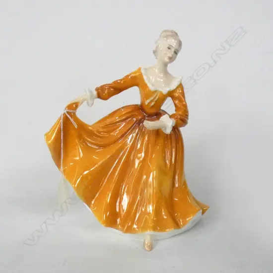 ROYAL DOULTON FIGURINE 'KIRSTY' H190 MM