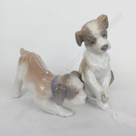 2 LLADRO DOGS H.130mm