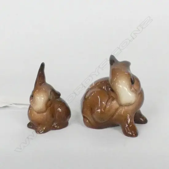 2 BESWICK BUNNIES H 50 MM