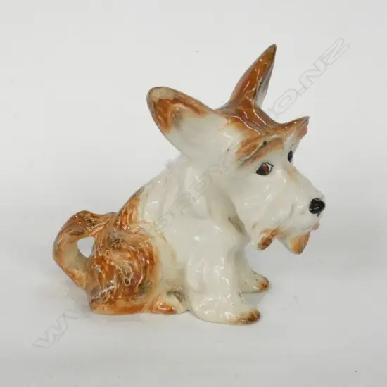 SYLVAC SITTING TERRIER A/F CHIPPED H 110 MM