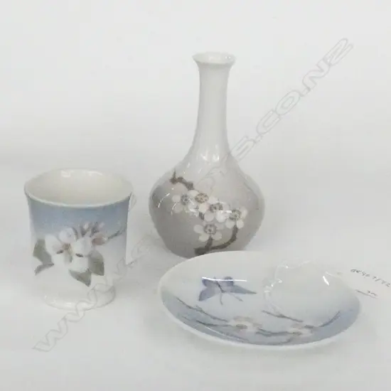 ROYAL COPENHANGEN 3 PCS CHERRY BLOSSOM CHINA H120 MM