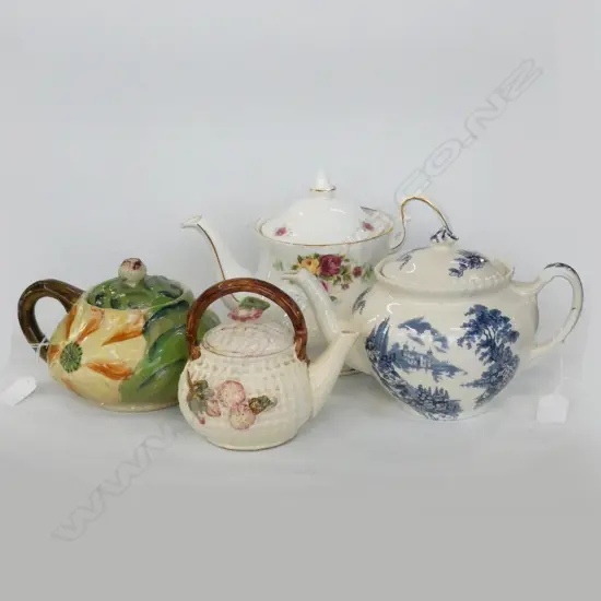 COLLECTION 4 VARIOUS TEAPOTS