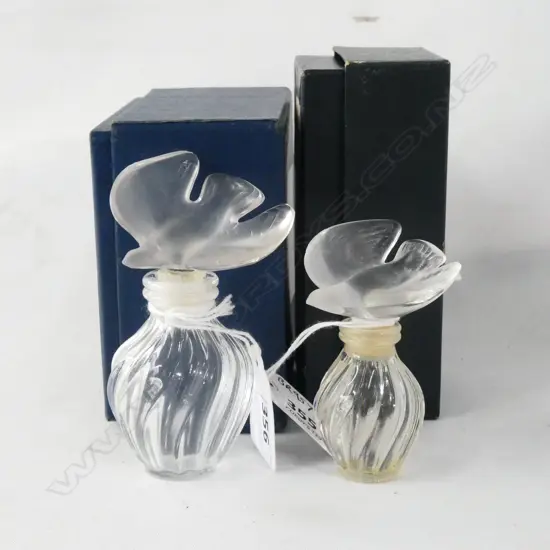 BOXED SM LALIQUE PERFUME BOTTLE WITH FLUTTERING DOVE H 70 MM