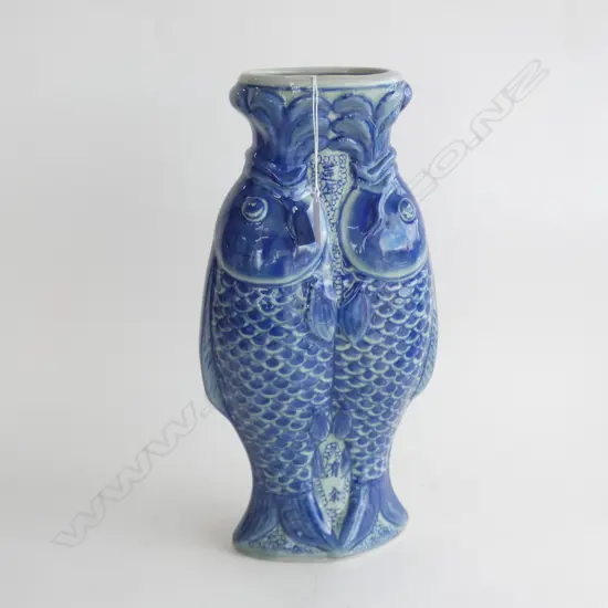CHINESE B/W DOUBLE FISH VASE H.370mm