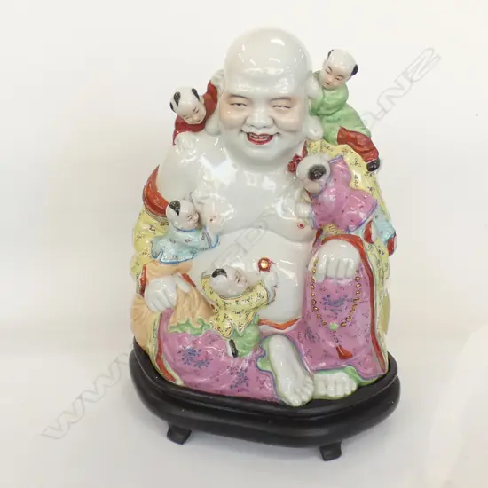 CHINESE FAMILLE ROSE BUDDHA ON STAND H 300 MM