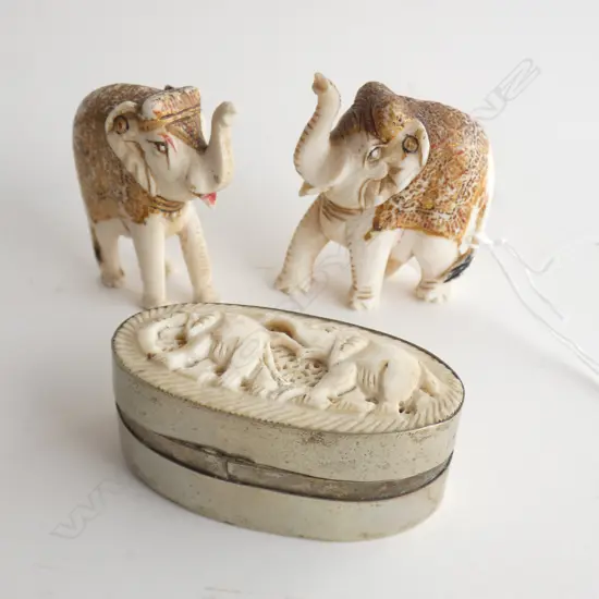 2 IVORY ELEPHANTS + IVORY LIDDED CONTAINER W.65mm
