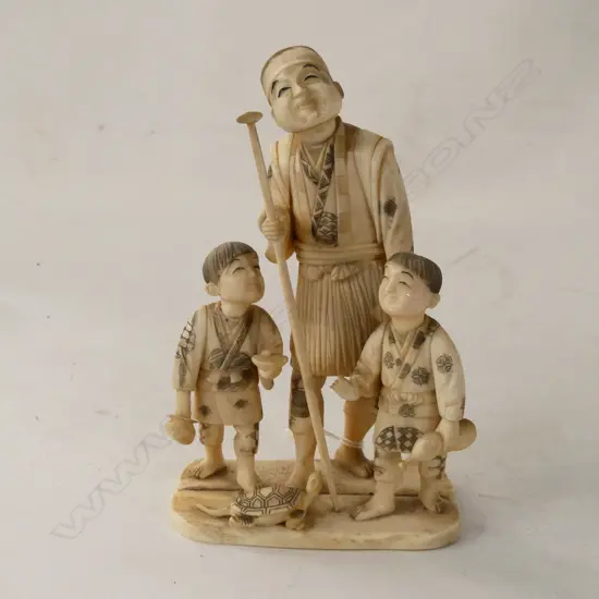 JAPANESE SECTIONAL IVORY GROUP; FATHER & 2 SONS H.170mm