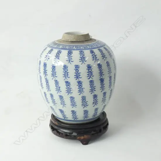 B/W GINGER JAR ON STAND H.190mm
