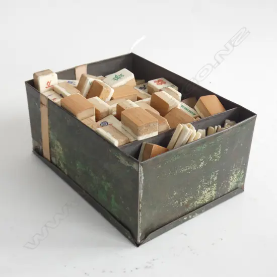 VINTAGE MAH JONG SET IN TIN