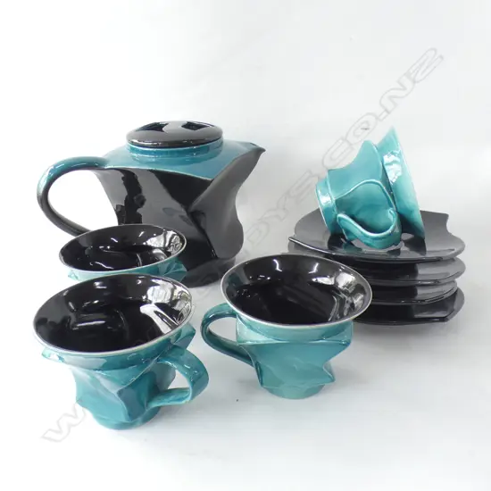 BOB STEINER NZ POTTERY; BLACK & TEAL GEOMETRIC TEAPOT & 4 CUPS & SAUCERS 