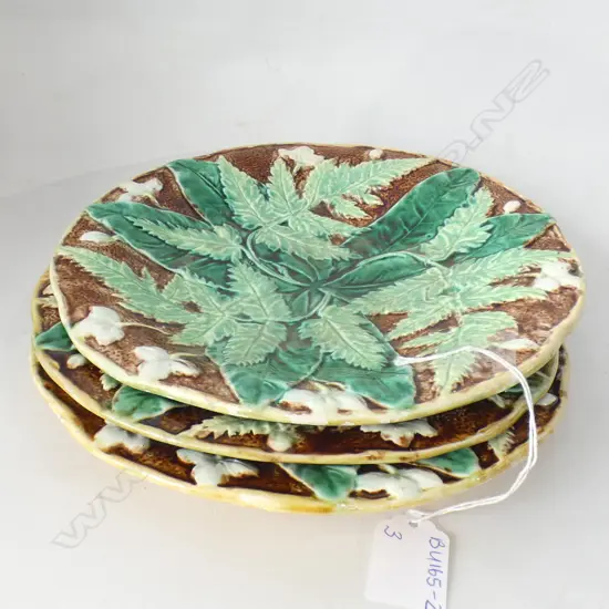 3 MAJOLICA LEAF PLATES DIA 220MM...