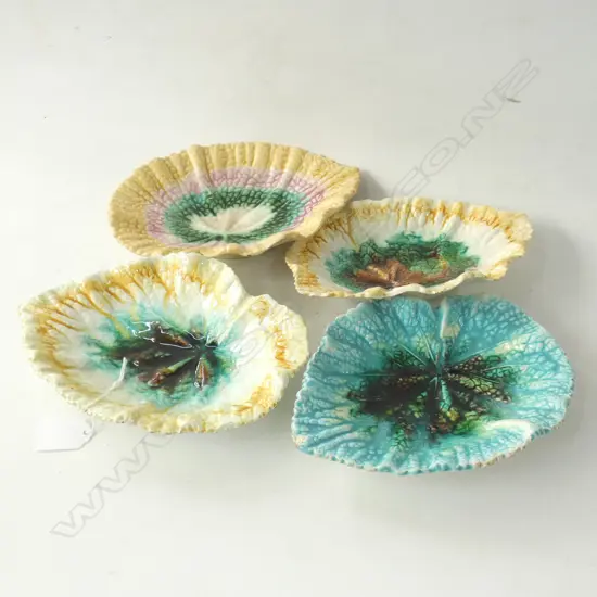 4 SM MAJOLICA STYLE DISHES L 200MM