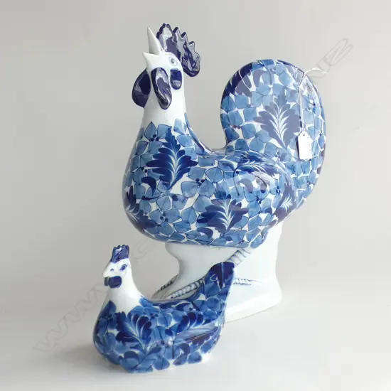 B/W ROOSTER CARDINAL PORCELAIN H.350mm + CHICKEN