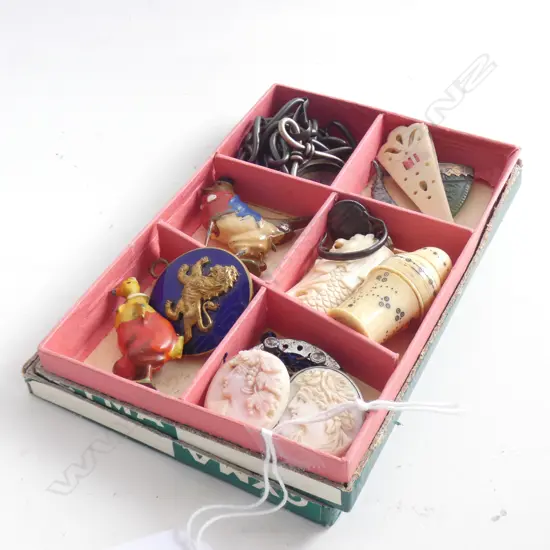 BOX OLD JEWELLERY IVORY ETC. SILVER ALBERT. IVORY MINI JAR. GOLD GREENSTONE PENDANT ETC