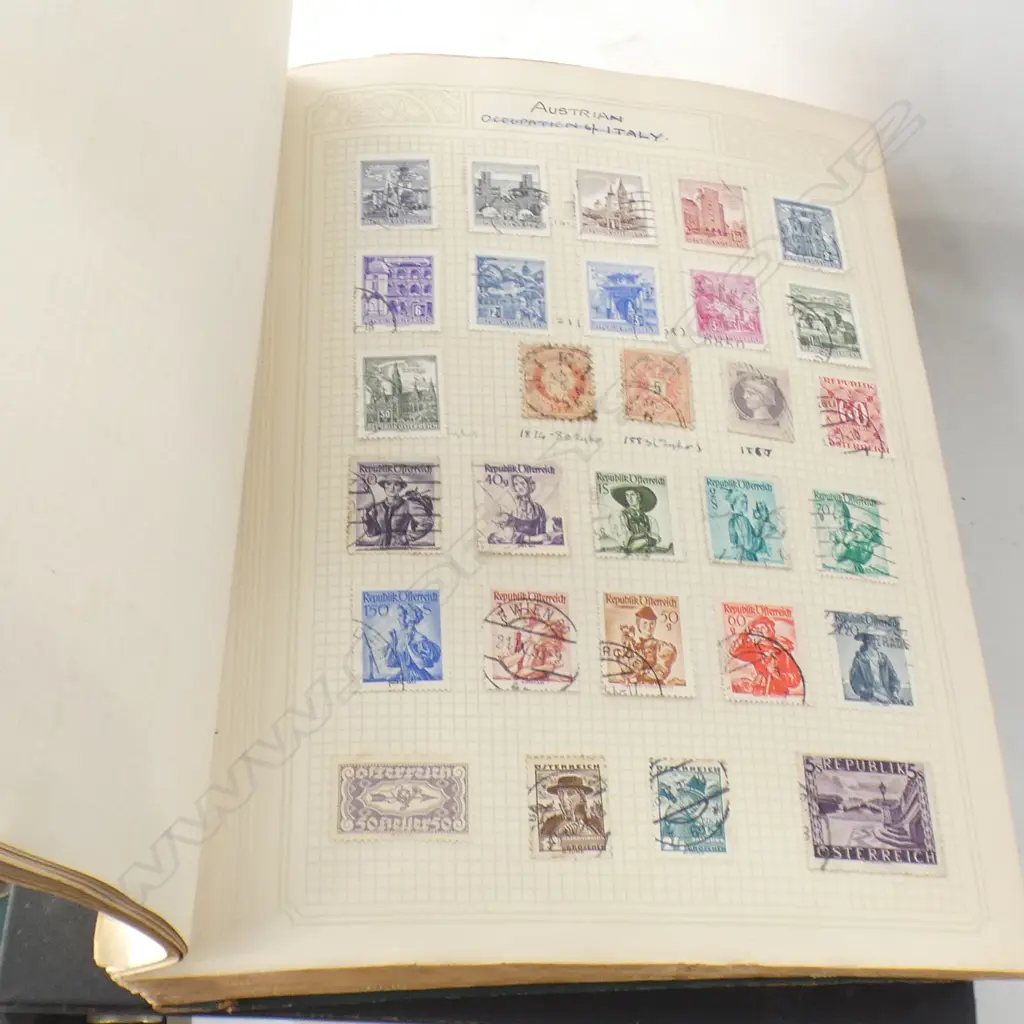 OLD STAMP ALBUM WORLD STAMPS  Image 1++