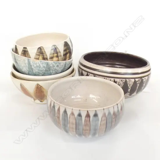 6 HAMNER POTTERY SMALL BOWLS LARGEST 140m dia