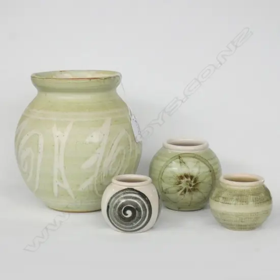 4 PCES HAMNER POTTERY GREEN TONES; LARGE VASE H.180mm + 3 SMALLER