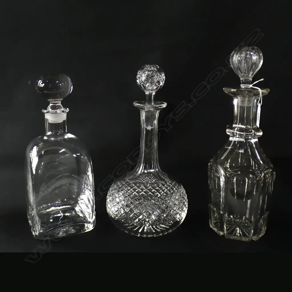 3 CRYSTAL DECANTERS H.300mm Image 1++