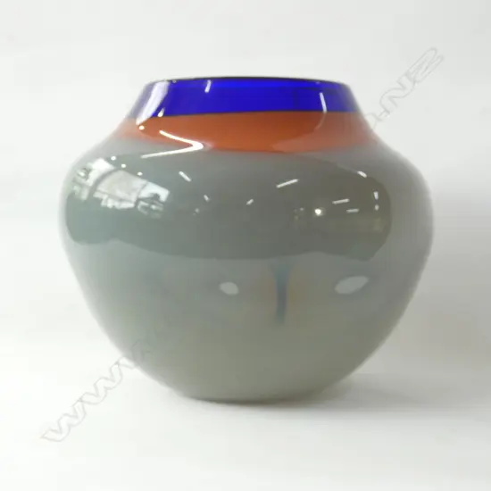 GARRY NASH VASE SIGNED '07 DIA 260MM