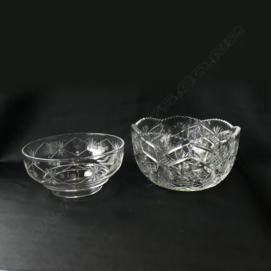 2 CRYSTAL BOWLS - 1 DIA 220MM 