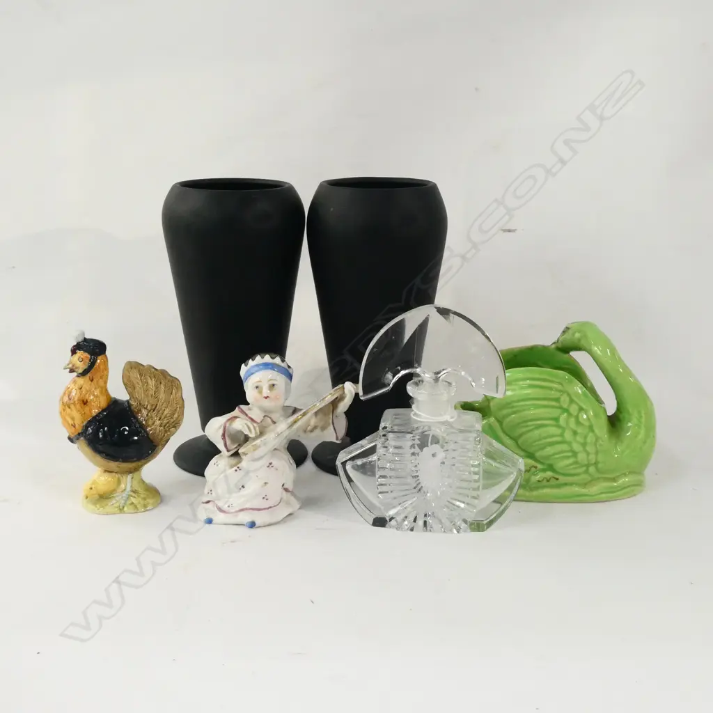 PR BLACK GLASS VASES H.170mm, MUSICIAN FIGURE, GREEN SWAN, 2x BEATRICE POTTER FIGURINES, DECO PERFUME BOTTLE Image 1++