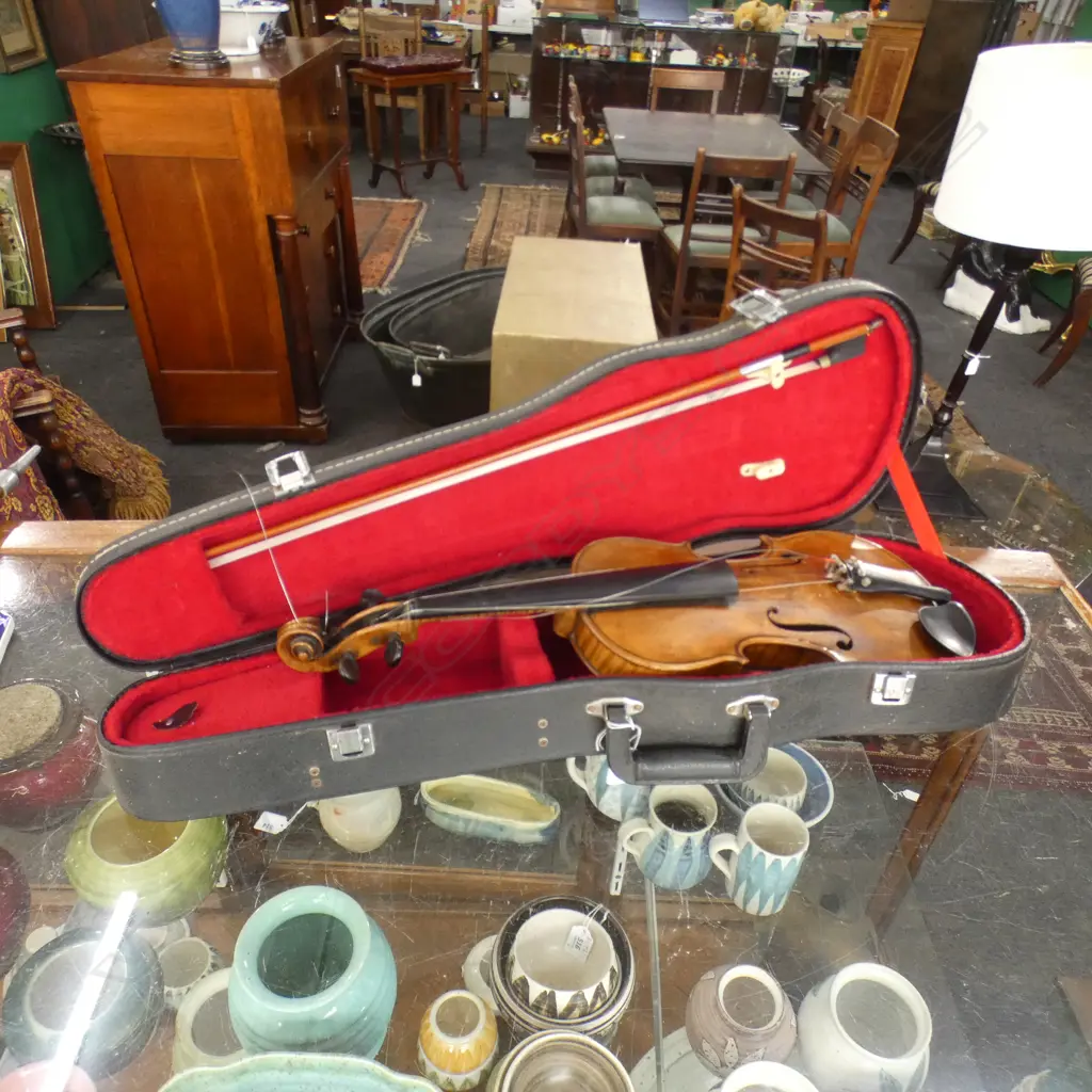 CASED VIOLIN WITH PAPER LABEL Image 1++