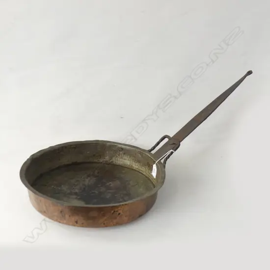 LG OLD COPPER PAN WITH FORGED IRON HANDLE L 680MM