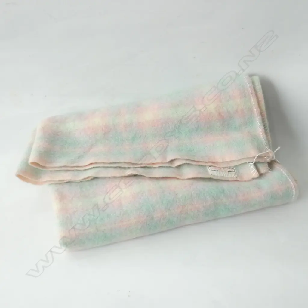 ONEHUNGA TIKI LABLE WOOLLEN BLANKET Image 1++