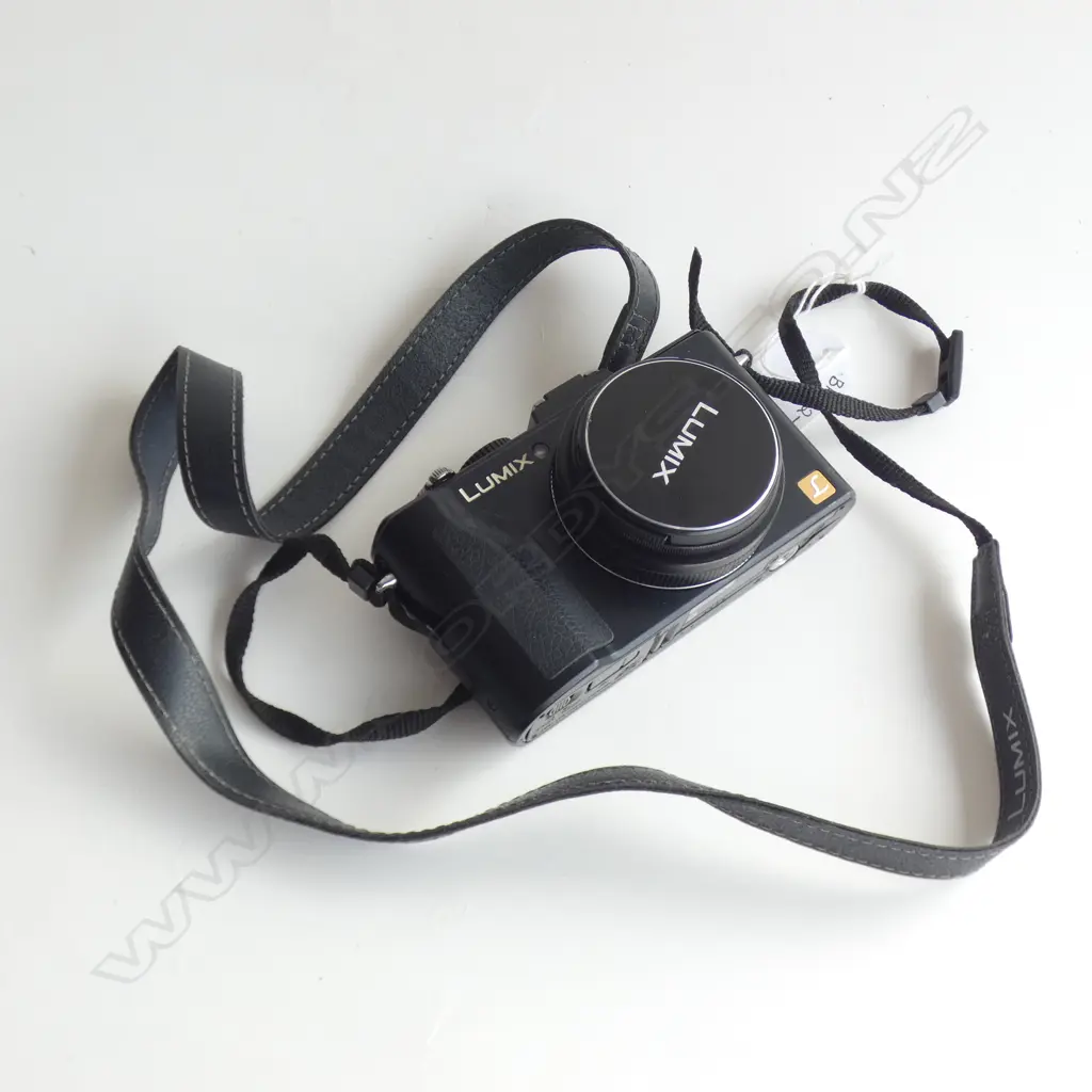 Panasonic Lumix DMC-LX5 Digital Camera Image 1++