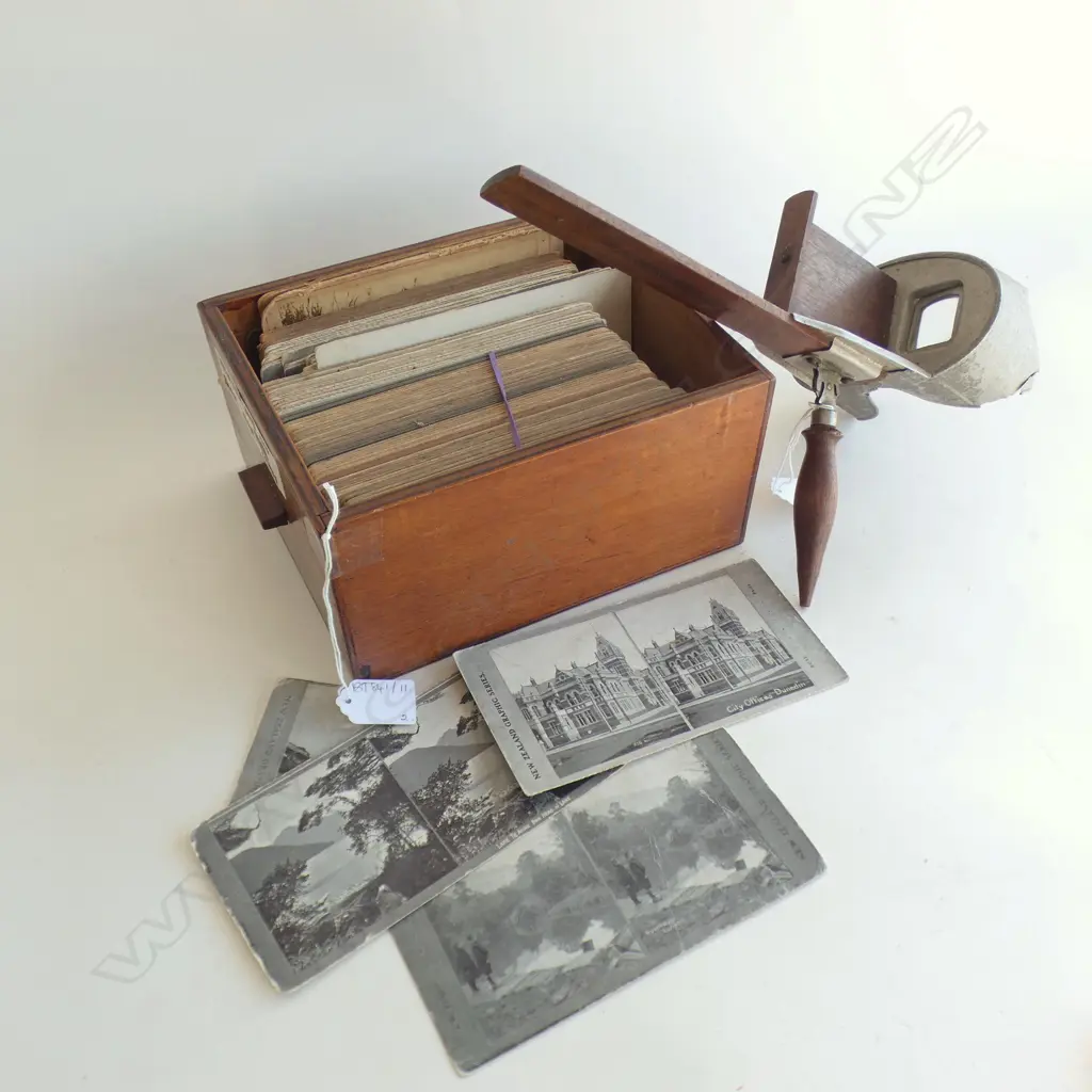 ANTIQUE STEREOGRAPH VIEWER +  ASST. NZ & BOER WAR CARDS Image 1++