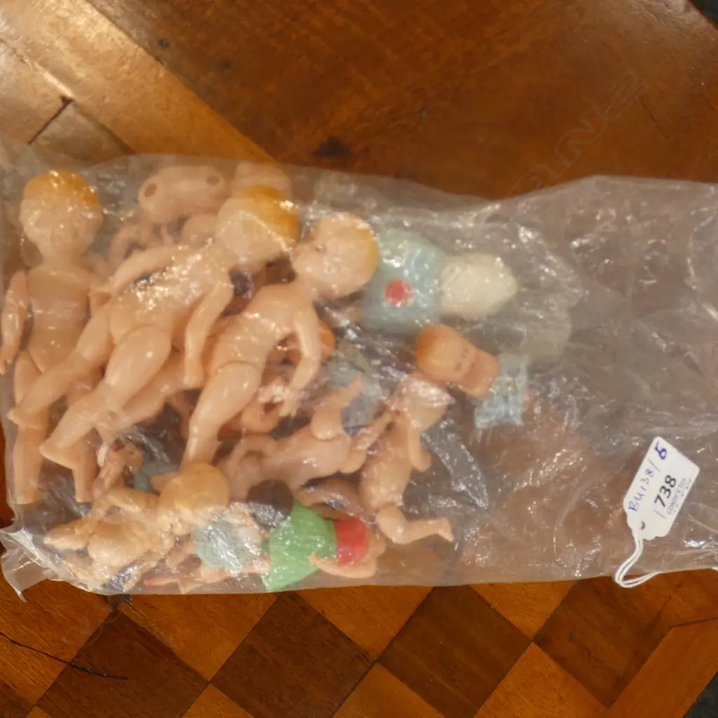  BAG ASST. PLASTIC DOLLS (LARGEST H.110mm) Image 1++