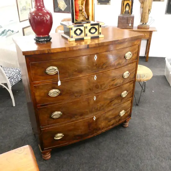 GEORGIAN BOW FRONT CHEST OF DRAWERS 1045x525x1050mm